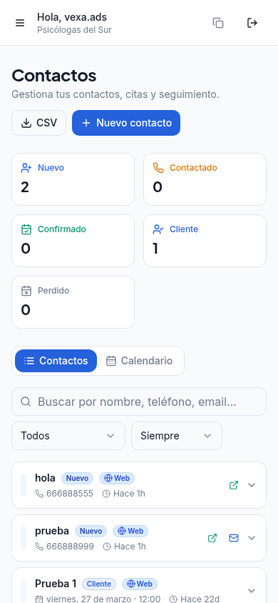Dashboard de gestión clínica en dispositivo móvil